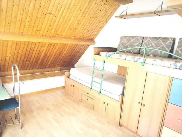 Duplex de 5 dormitorios y sotano privado — 34