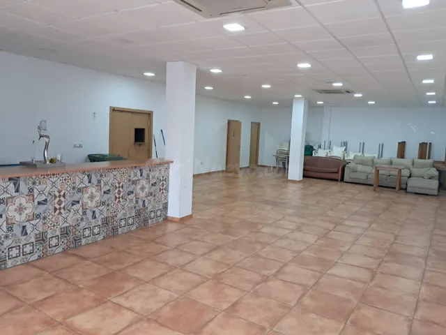 Local comercial 3 habitaciones 160m² en alquiler - Andalucia