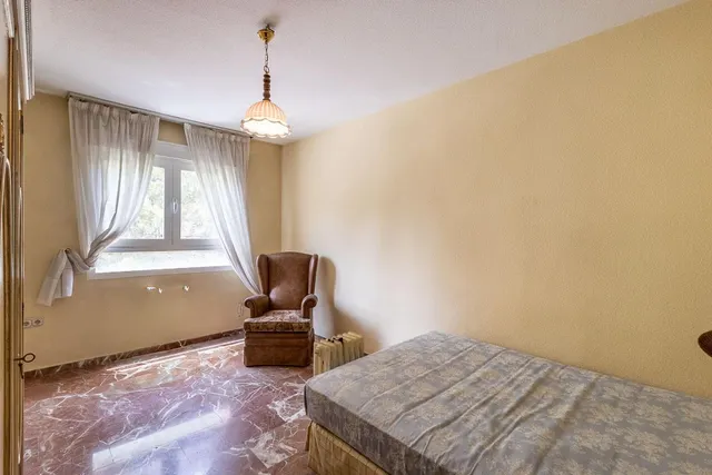 AMPLIO PISO JUNTO A PLAZA DE TOROS — 20