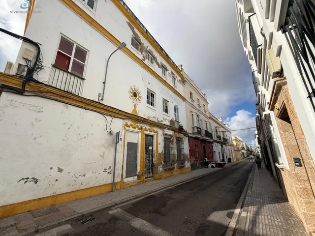 Edificio en el Centro de Puerto Real: Oportunidad para Inversores — 4
