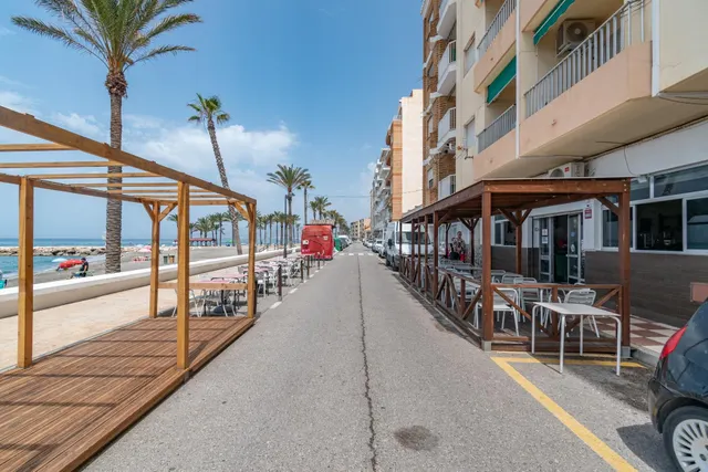 Local comercial 114m² en venta - Playa torrenueva - foto 2