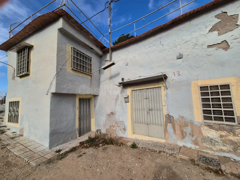 Se vende campo cueva en Petrer