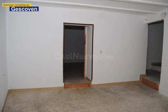 CÉNTRICA PLANTA BAJA CON AMPLIAS POSIBILIDADES - foto 2