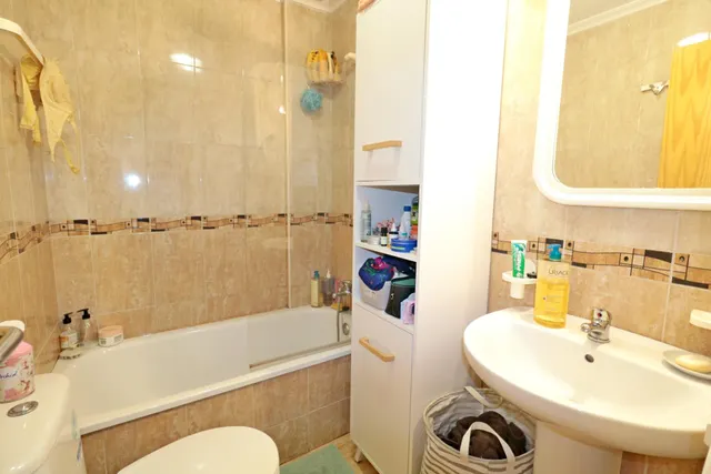 Exclusivo ático de 2 dormitorios con solárium privado y piscina comunitaria en Formentera del Segura. — 15