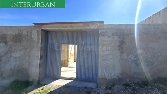 Espacio urbano de 95 m2 en Llíria con gran potencial – ideal - foto 3
