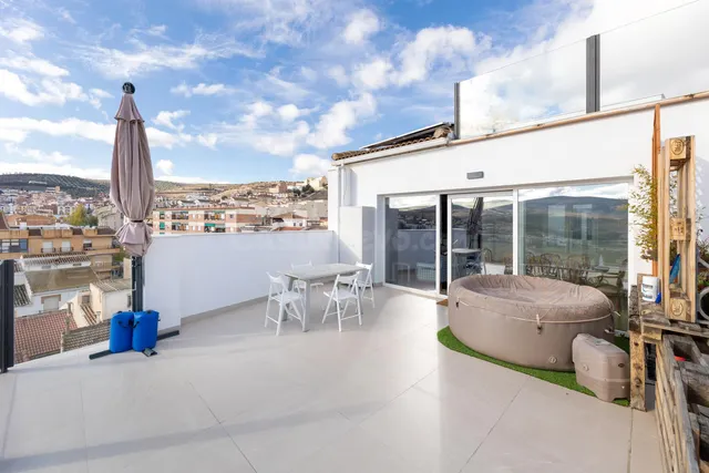 ESPECTACULAR ATICO CON TERRAZA Y MARAVILLOSAS VISTAS EN ALHA