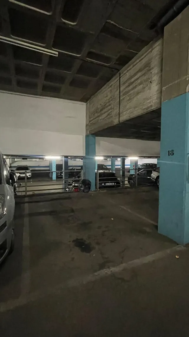 PARKING EN LA ZONA DE VERDUN — 3