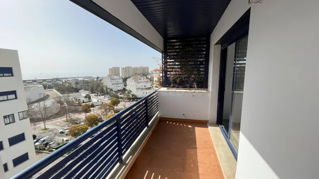 Ático único con solárium privado en zona privilegiada de Est - foto 2