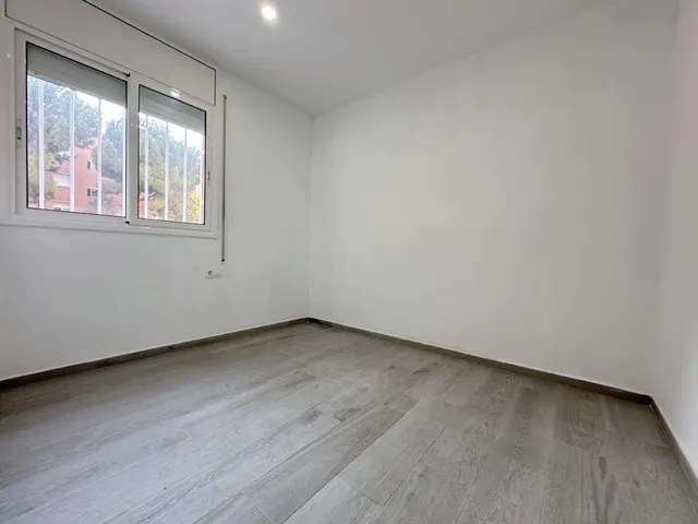 Amplia y Moderna Planta Baja Reformada en Marianao, Sant Boi de Llobregat — 16