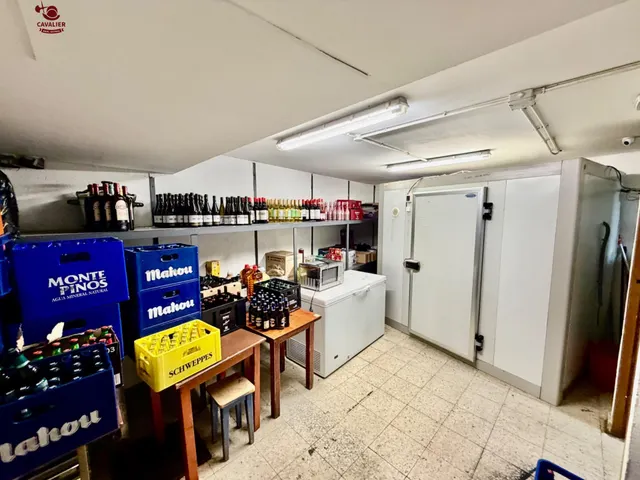 Bar Restaurante con 128m2 distribuidos en planta comercial de 98m2 más almacén de 30m2, ofreciendo una distribución cómoda, funcional y muy eficiente para el desarrollo de la actividad h — 20