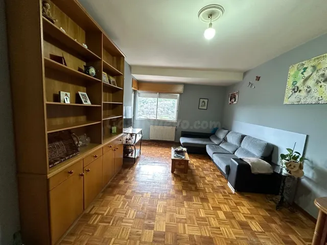 Piso de 113 m2 centro Ribadavia con garaje y trastero