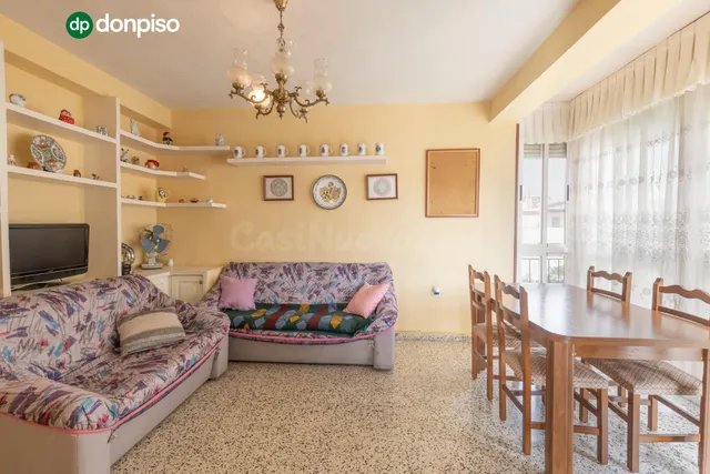 Piso 3 habitaciones en Calle Santa Margarita, junto Cmno. Bajo de Huétor — 2