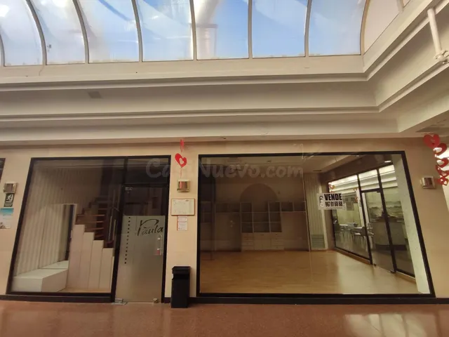 ESTUPENDO LOCAL COMERCIAL TOTALMENTE ACONDICIONADO - foto 2