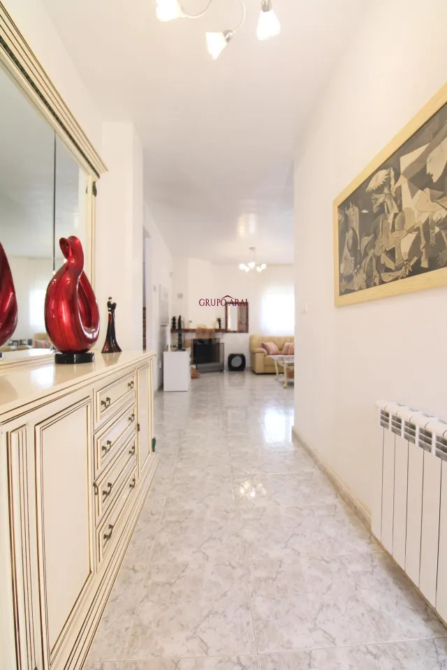 Exclusivo chalet independiente con licencia turística en Val - foto 2