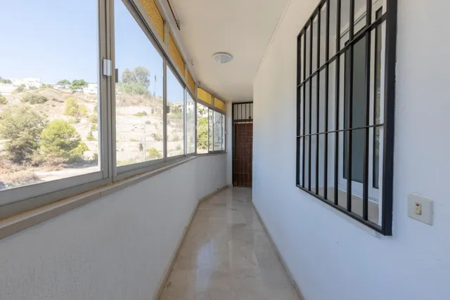 ¡exclusivo apartamento en primera linea de playa con reforma integral de alta gama! — 31