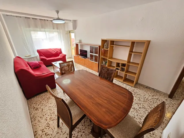 2 habitaciones DISPONIBLES! EXCLUSIVO PARA CHICAS ESTUDIANTE