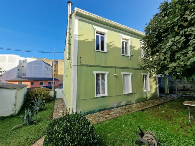 EXCLUSIVO CONJUNTO DE DOS CASAS CON JARDÍN Y GARAJE A 300 METROS DE LA PLAYA DE A RAPADOIRA – FOZ — 21