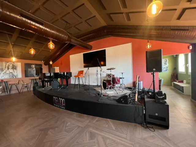 VENTA LOCAL COMERCIAL Y TRASPASO NEGOCIO DE RESTAURACIÓN EN EL PARAISO — 13