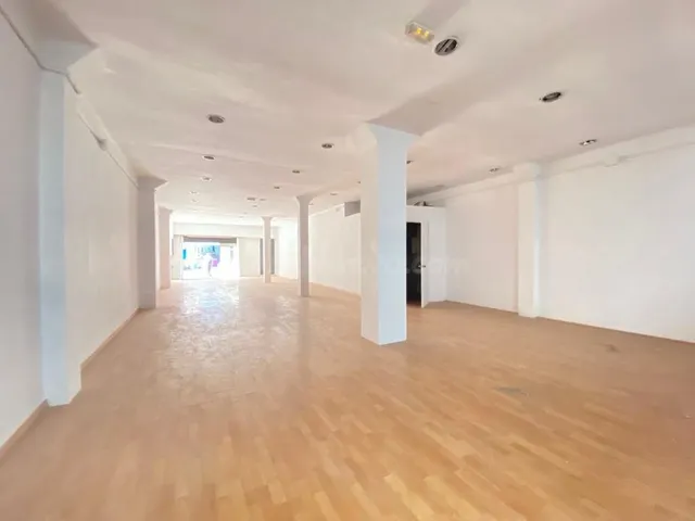 LOCAL EN PRIMERA LINEA COMERCIAL EN LA CREU DE BARBERÀ - foto 2