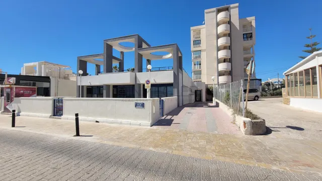 Primera línea, Piscina, parking en La Mata! — 42