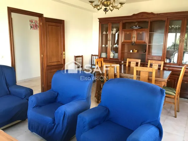 Dos viviendas, una finca urbana junto al mar. - foto 4