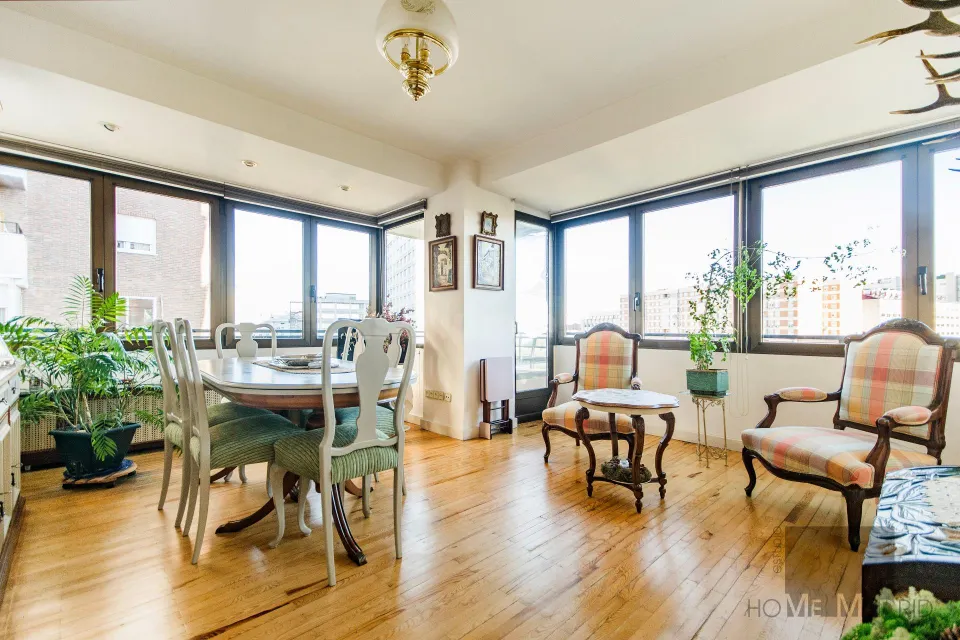 ESTUDIO HOME MADRID OFRECE gestiona la venta de la NUDA PROPIEDAD, fabuloso piso de 197 m2, en el distrito de Moncloa-Aravaca.