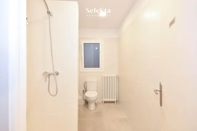 Piso 3 habitaciones 148m² en alquiler - El Gòtic — 28