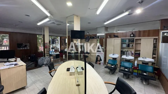 LOCAL COMERCIAL - TRASPASO, ALQUILER O VENTA — 4