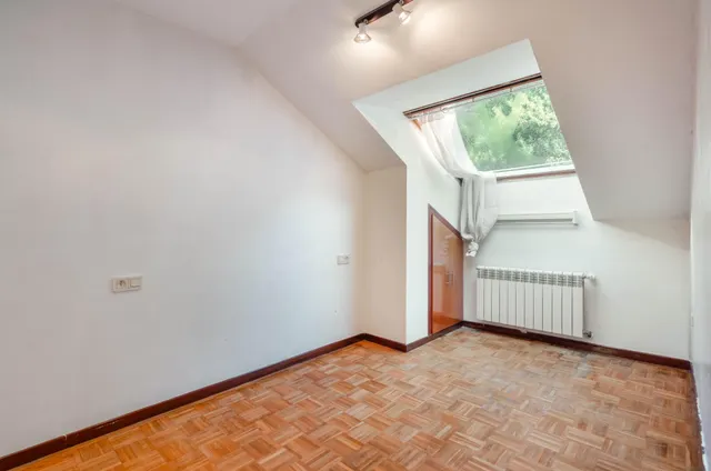 PRECIOSO PISO EN OLLONIEGO A TAN SÓLO 10 MINUTOS DE OVIEDO — 11