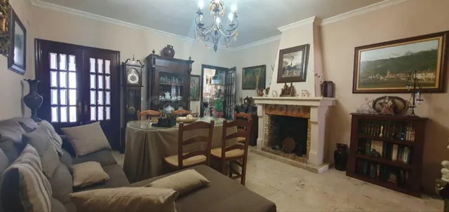 CASA CON LOCAL COMERCIAL EN YUNQUERA - foto 5