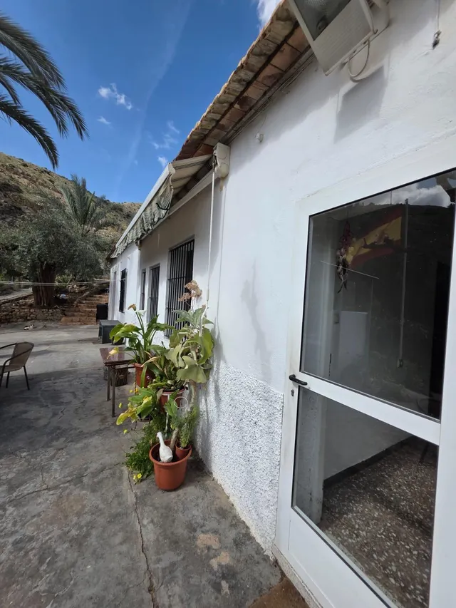 Casa con Piscina Privada y Amplias Posibilidades de Ampliación en Orihuela — 11