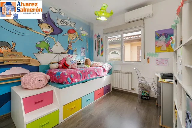 ¡Tu nuevo hogar te espera en Churriana de la Vega! Casa adosada con patio, garaje y futura parada de metro a pocos pasos. — 10