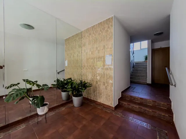 Piso con terraza a la venta en Fernando de Los Rios. — 32