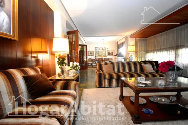 GRAN PISO SEÑORIAL CON BALCÓN Y TERRAZA EN AVENIDA PRINCIPAL — 43