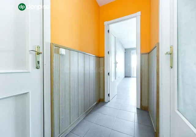 IVIENDA DE VPO, Piso de 3 dormitorios y 2 baños, con cochera junto al Parque de Bomberos. — 5