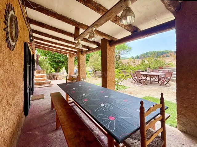 Masía catalana con encanto en entorno natural, lista para entrar a vivir o invertir como alojamiento rural — 28