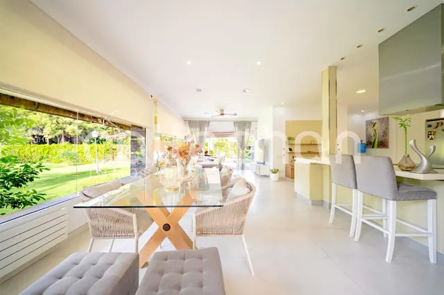 Exclusiva vivienda en Cruz de Gracia: elegancia, amplitud y privacidad — 37