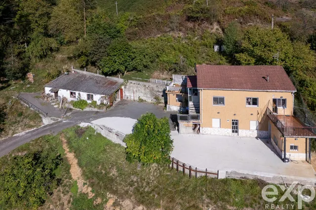 Casa con finca de 4.749 m2, cochera y granero en san martín del rey aurelio — 46