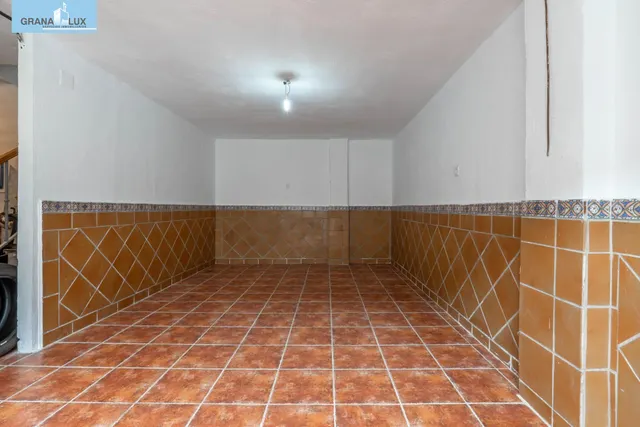 Encantadora Casa Reformada en Ogijares con Vistas y Espacios para Disfrutar — 40