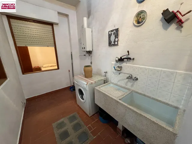 VENTA DE CASA EN BENIFAIO (VALENCIA) — 28
