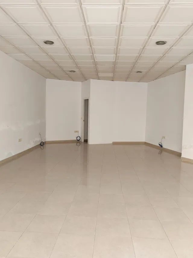 SE VENDE O SE ALQUILA LOCAL EN CARRERA DE JESÚS — 2