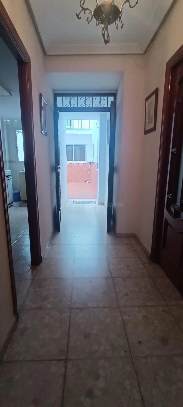 PISO BAJO 125 m2 CON DOS PATIOS - foto 2