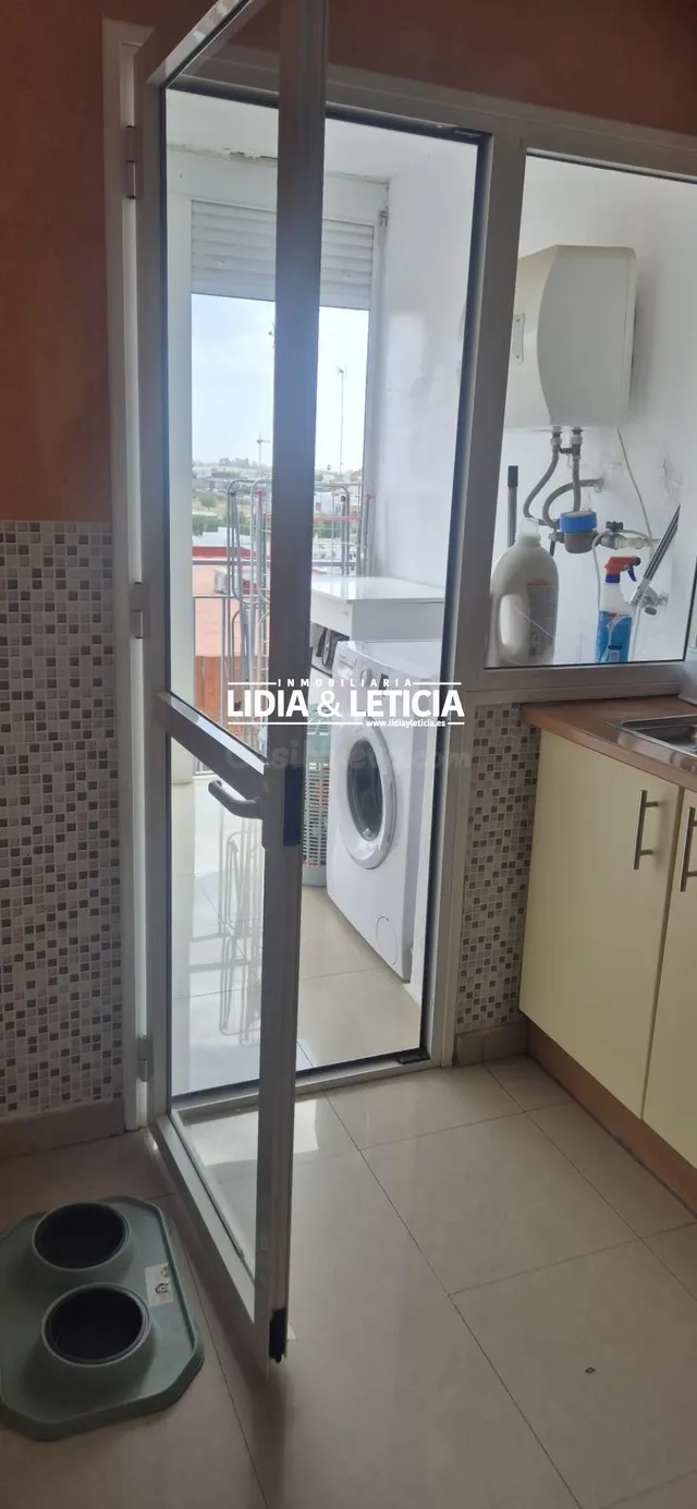 Piso luminoso en Gandul-Marchenilla, 3 dormitorios y terraza - foto 5
