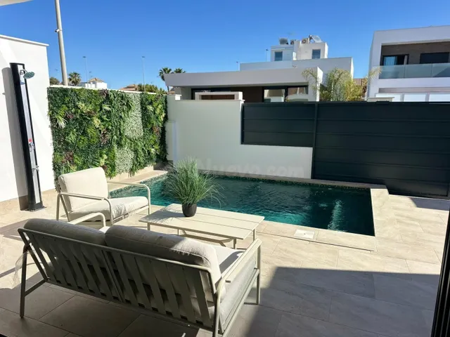 Villa contemporánea con piscina privada y solárium en San Pedro del Pinatar — 3