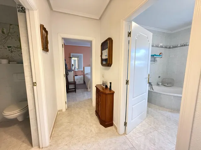 Impresionante Chalet Independiente en El Chaparral, Torrevieja — 36
