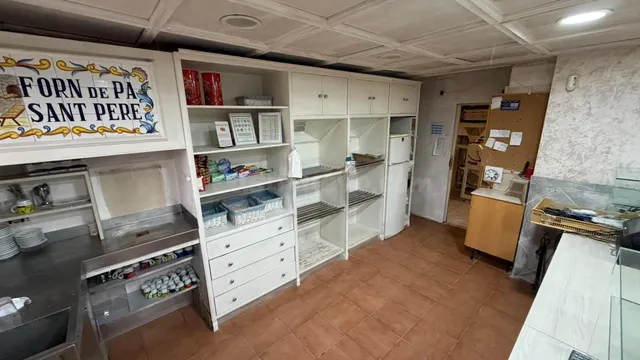 Amplio Local Comercial en Puerto de Castellón por €250,000 - foto 5