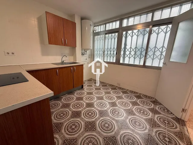 Piso de 80 m2 de 3 habitaciones en zona ciudad de asís de Alicante: 2ª planta sin ascensor — 18