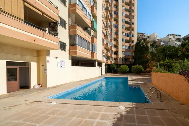 LOCAL DE 284 m2 EN ZONA CASTILLO DE BELLVER — 28