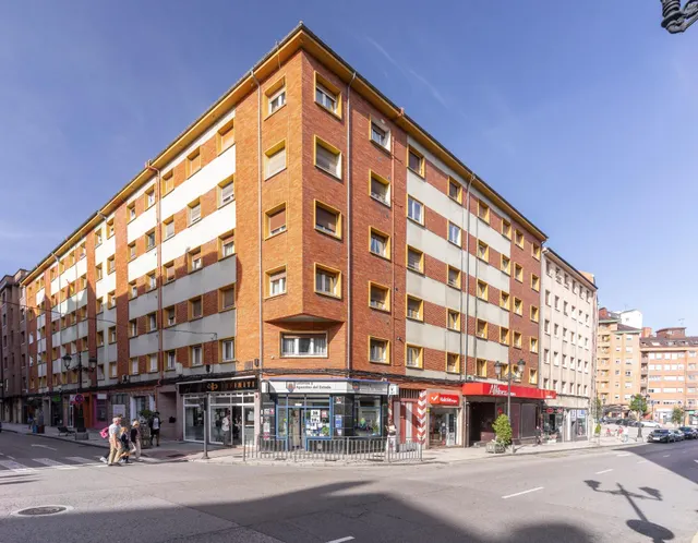 Alquiler piso en Saturnino Fresno — 25