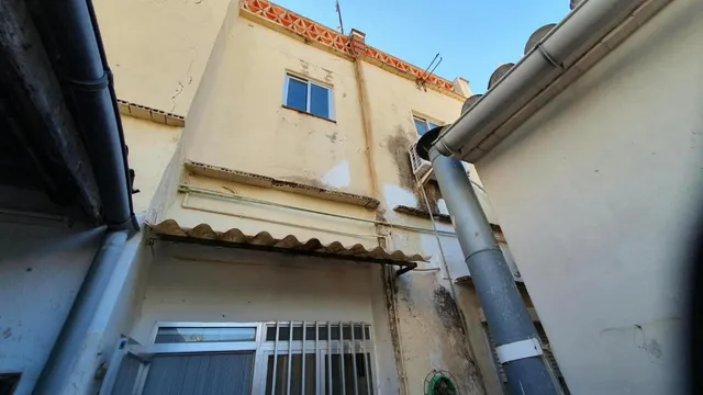 Casa de pueblo tradicional de 250 m2 en Canet centro: 3 alturas diáfanas para proyecto de rehabilitación a medida — 26